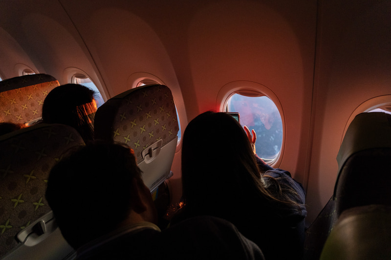 窓の外が一気に明るくなっていよいよ初日の出の瞬間