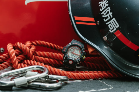 カシオ、緊急消防援助隊とコラボした「G-SHOCK GW-9400NFST