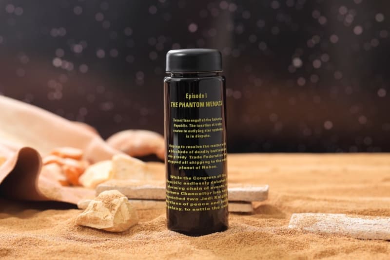 ＜STAR WARS＞漆黒のブラックコーヒー（600円、ボトル付き1750円）