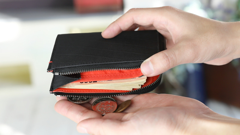 モノグッズは高強度・高撥水のX-Pac素材で作ったポケット財布を発売した