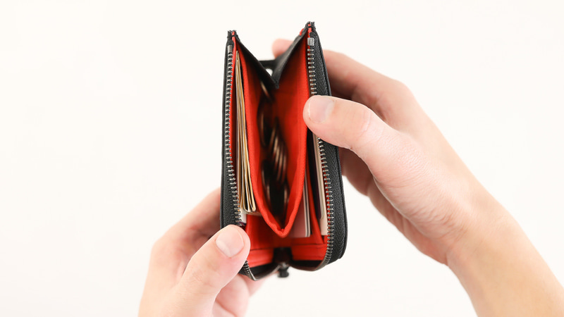 ロゴ刺繍側にRFIDブロック機能