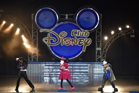 東京ディズニーランド レビューショー イッツ ベリー ミニー でパークを彩ったミニーマウスの着こなしにうっとり トラベル Watch