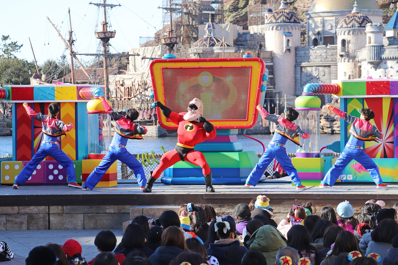 Mr.インクレディブルが登場