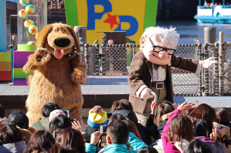 「カールじいさんの空飛ぶ家」からはカールやラッセル、ダグが登場