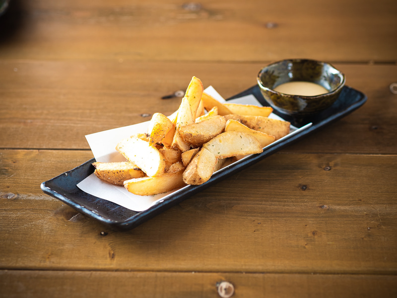 「皮つきポテトフライ」499円（税別）