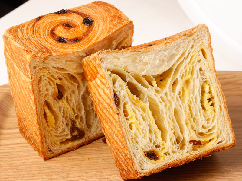 「クロワッサン食パン ラムレーズン」1400円
