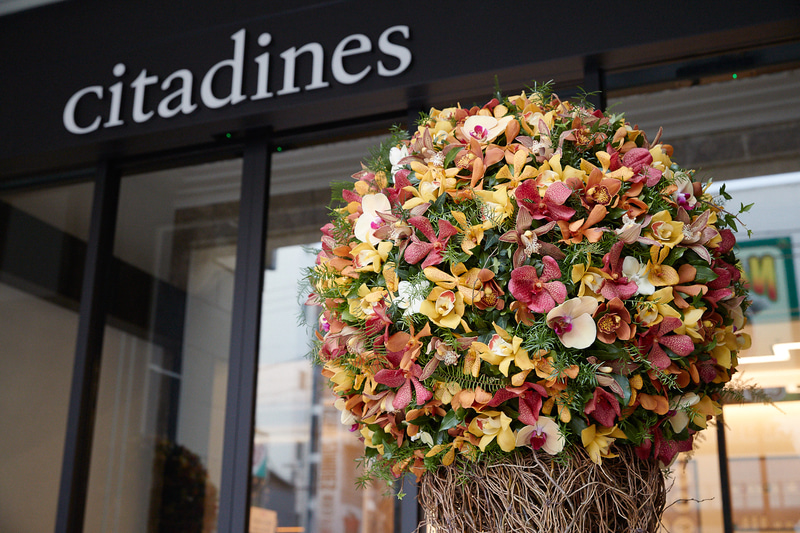 かつての装飾を残す1階まわり