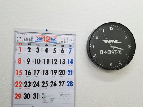 国鉄JNRマークをモチーフにしたウォールクロック＆Tシャツ - トラベル