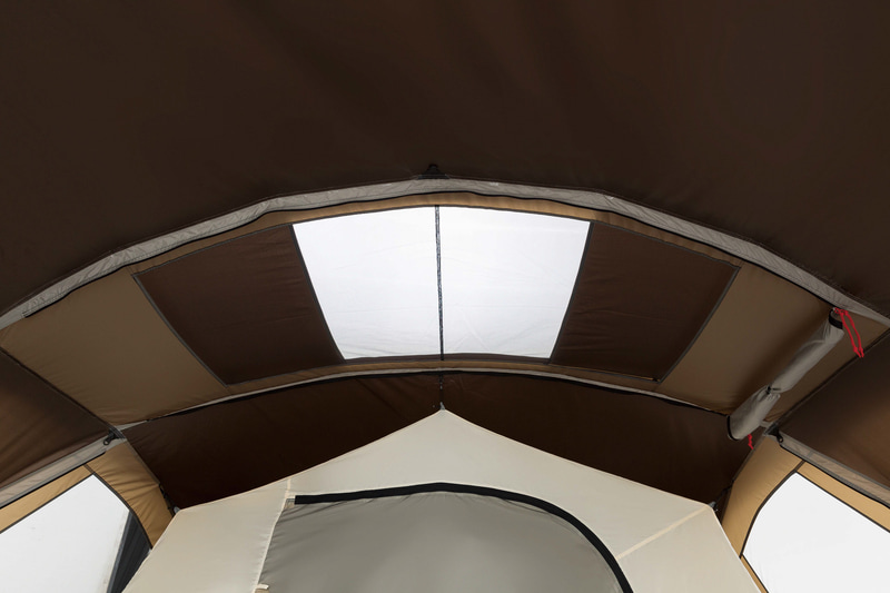 4～5人向けで「ちょうどいいサイズ」としており、カップルでゆったり過ごすのにもよいという