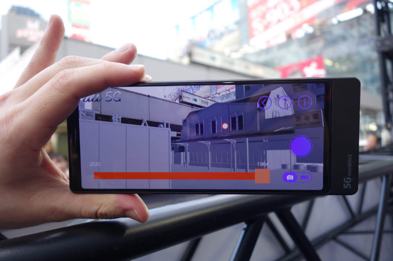 1964年当時の「国鉄」渋谷駅。路面電車が廃止される直前の時期で、まだ地下に鉄道が通っていない（銀座線は地上3階に駅がある）はずだが、地下街への入り口は存在している