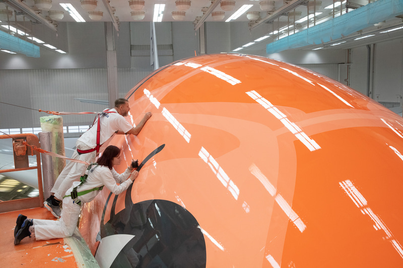 ANA向けエアバス A380型機3号機の塗装作業（写真提供：Airbus）