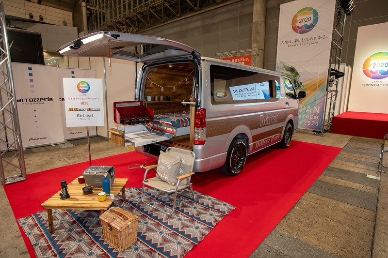 福原さんには副賞としてダイレクトカーズ製のキャンピングカー「リトリート」が1年間貸与されるとのこと