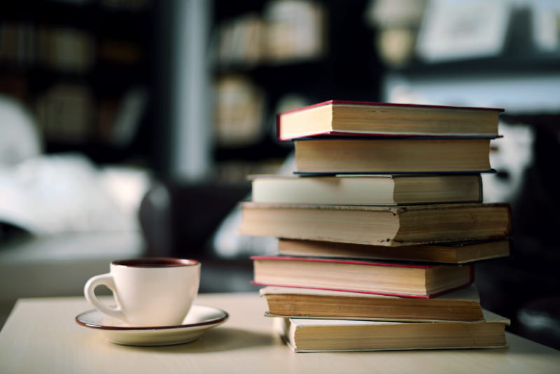 蔵書約1万冊「ライブラリー＋岩盤浴」