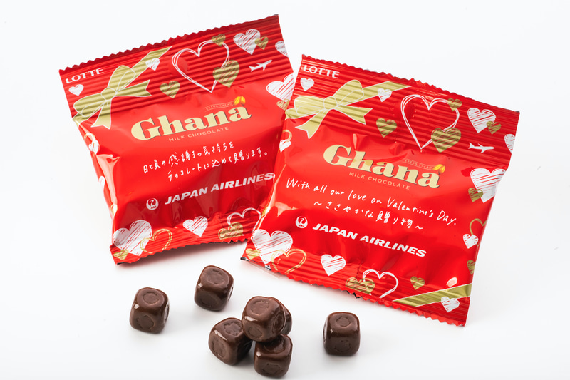 JALはバレンタインデーの2月14日に機内でロッテガーナミルクチョコレートを提供する