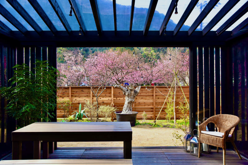 タイニーハウス「The River -HOUSE-」のバルコニー