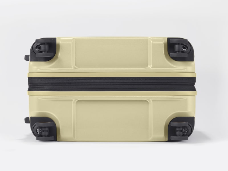 耐衝撃性に優れたポリカーボネート樹脂使用