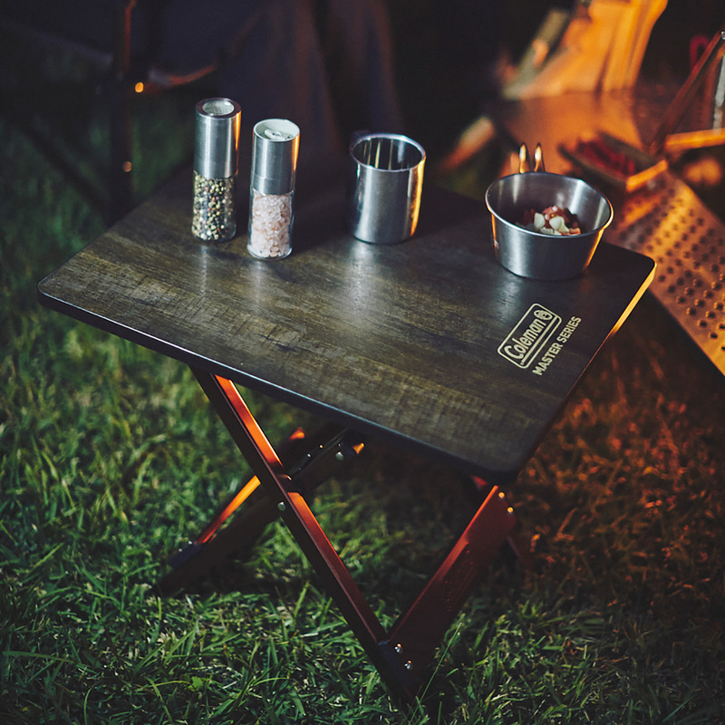 「バタフライサイドテーブル」（8619円、税別）