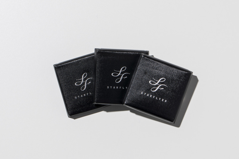 「オリジナル カレ・ド・ショコラ」（価格500円、スターフライヤークレジットカード価格450円）