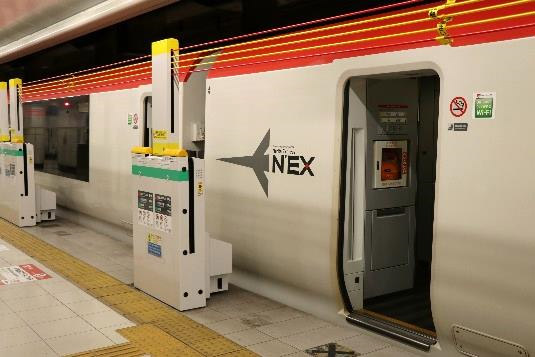 昇降式ホーム柵