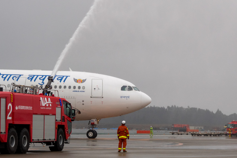 ウォーターキャノンで歓迎