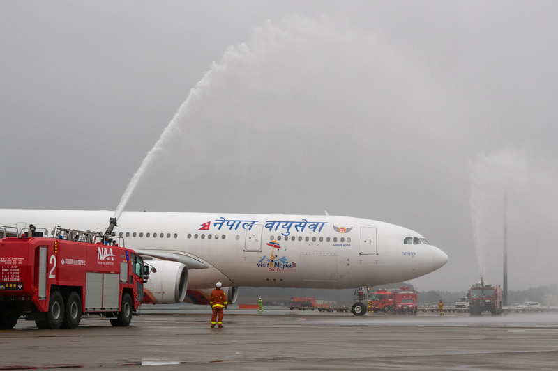 ウォーターキャノンで歓迎