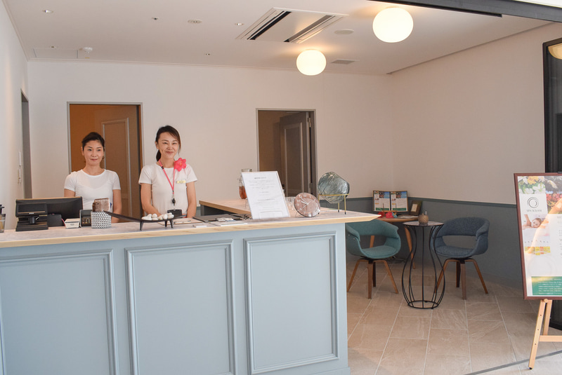 リラクゼーションサロン「スパソラニ」。アロマオイルを使ったマッサージが受けられる