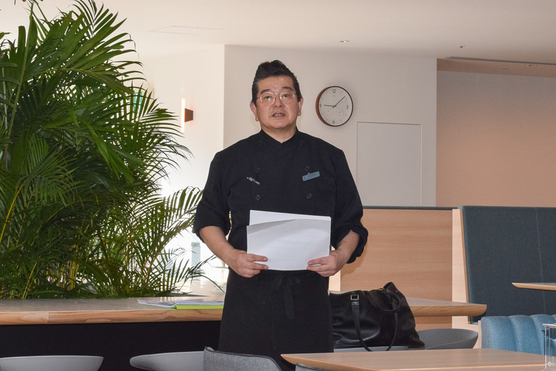 小笠原料理長が朝食のコンセプトを紹介