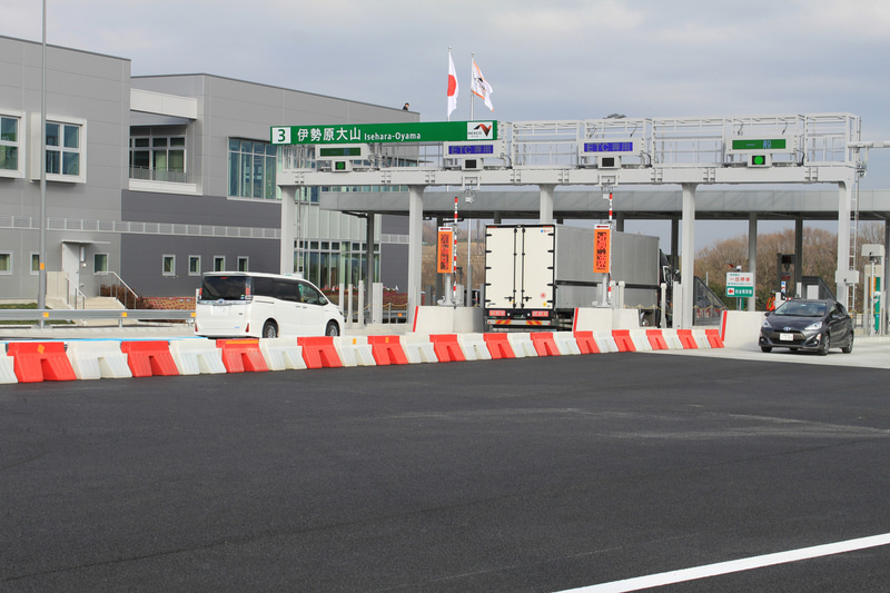 開通した伊勢原大山IC