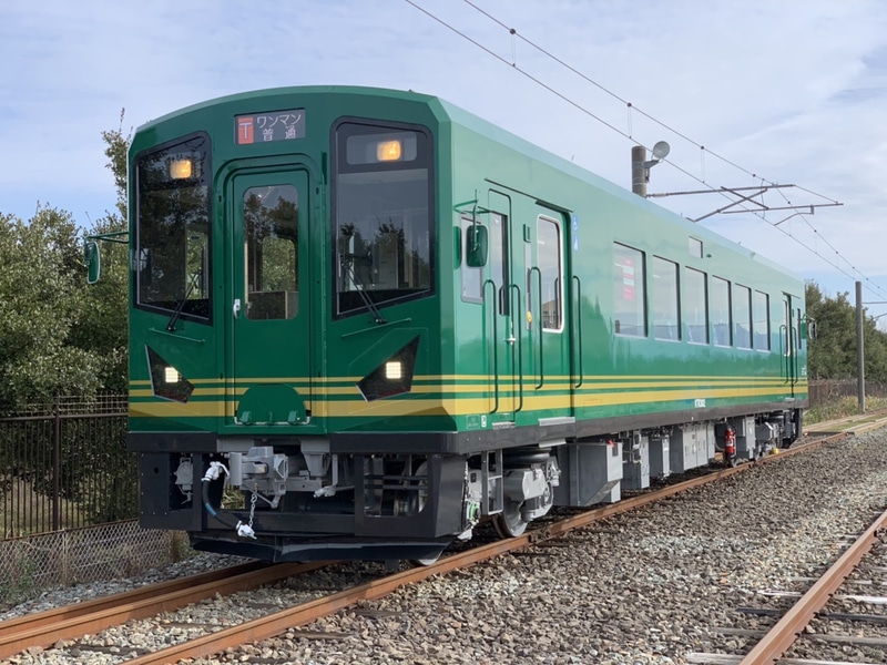 京都丹後鉄道はKTR300形の新車両「KTR302号」を運行開始する