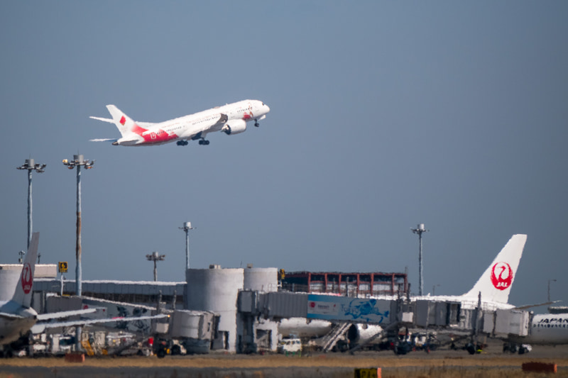 地上走行後、C滑走路（16L）から離陸した