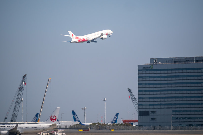 地上走行後、C滑走路（16L）から離陸した
