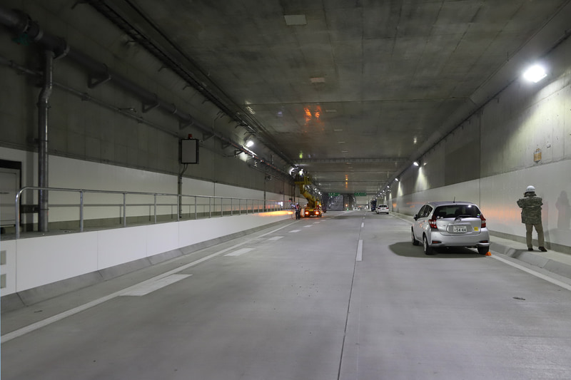 開削トンネル。都市部の比較的浅い地下トンネルなどに採用されることが多い