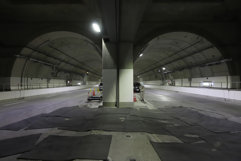 シールドトンネル。大深度地下や山をくりぬくトンネルの大半はこのタイプ