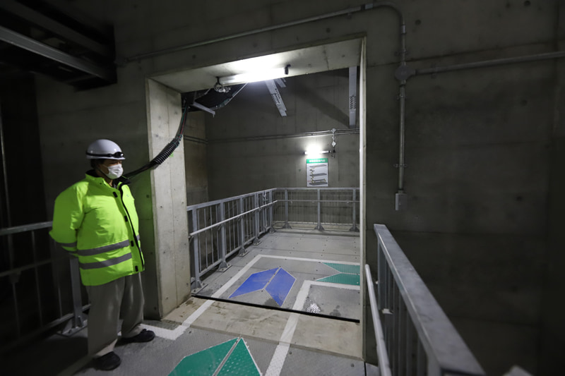 あとは非常階段を上れば地上に出られる