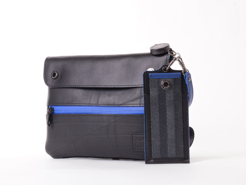 トラベルサコッシュウォレット（SA-003BK）