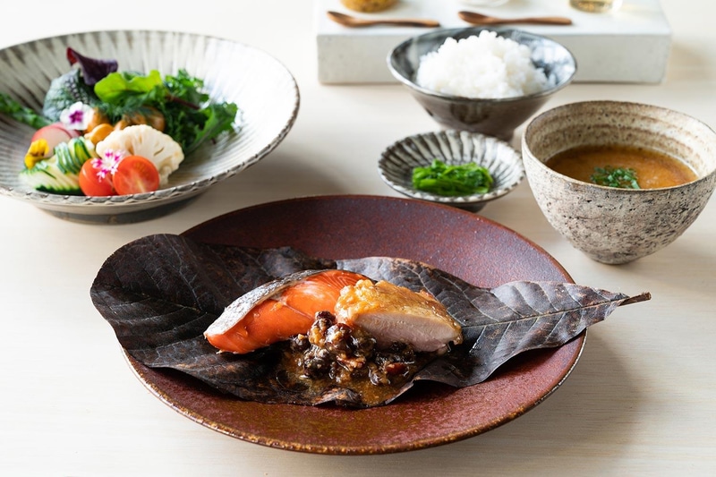 信州サーモンや信州福味鶏を使ったランチ