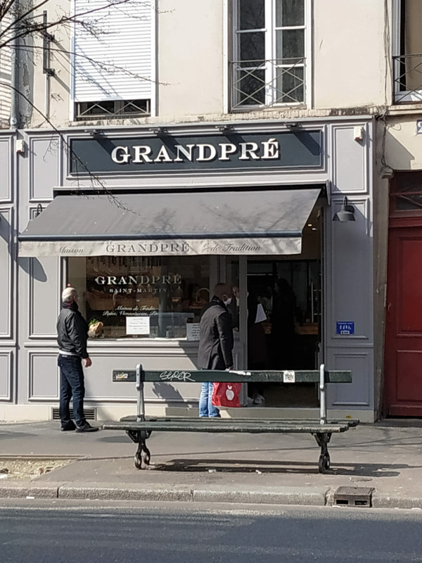 フランス人には欠かせないパン屋さんは、本来であれば週に1日は休まないといけないのですが、今は週に7日の営業が許可されています
