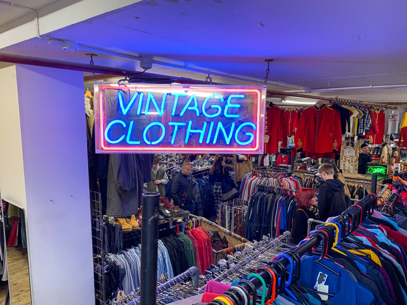 ここでドクターマーチンのヴンテージブーツを購入