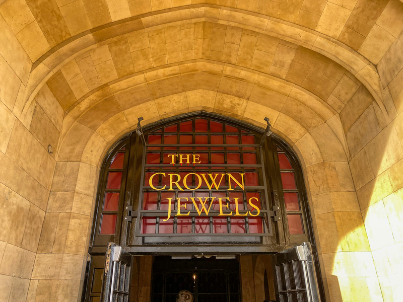 絢爛豪華なザ・クラウン・ジュエルズ、中は撮影禁止
