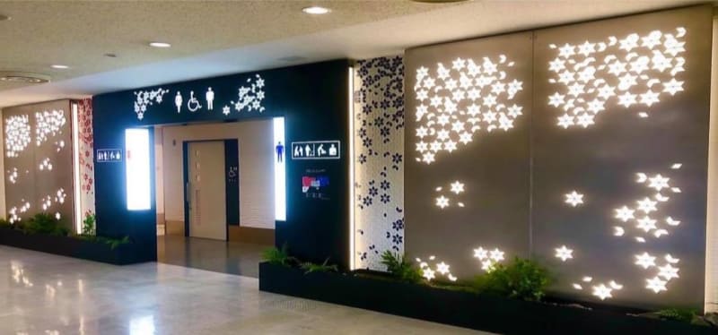 成田国際空港は第1ターミナル北ウイング1階のトイレをリニューアルしデザイントイレとしてオープンする