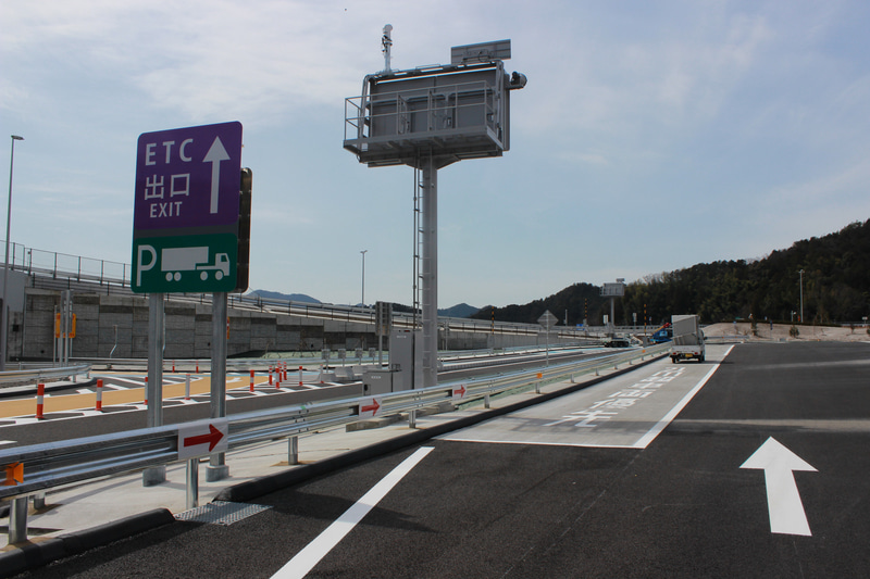 ダブル連結トラックの優先駐車マス