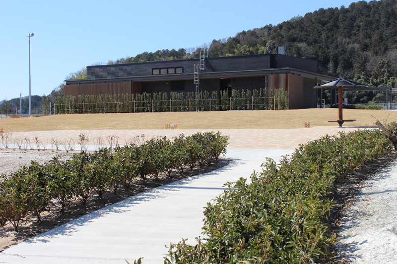地場産品販売などが可能なイベントスペースを設けている