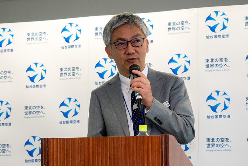 現代表取締役社長の岩井卓也氏