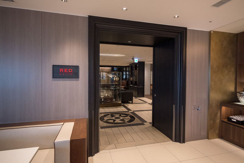 JAL's Table奥に位置する「RED SUITE」