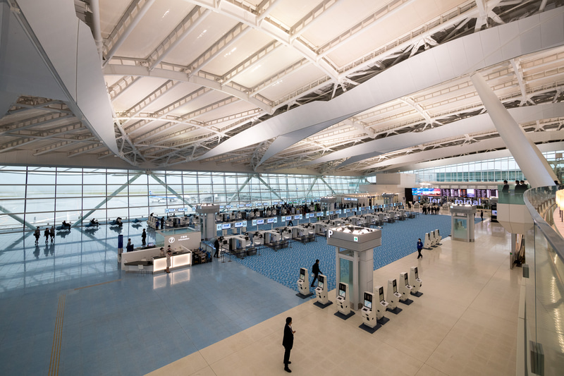 羽田空港第2ターミナル国際線エリアの出発ロビー（3階）