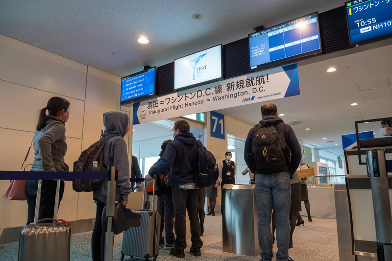 こちらはヒューストン線と同じく成田から移管した新規就航路線となるワシントンD.C.線のNH102便。搭乗証明書と和光のブックマークをプレゼント