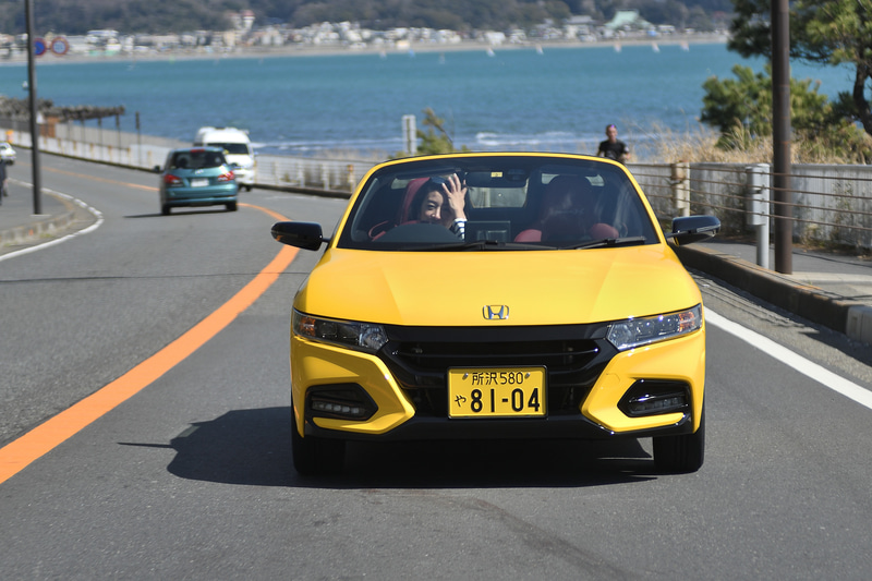 春の新色「カーニバルイエローII」がまぶしい!!　潮風を感じるホンダ S660 Modulo Xでのオープンドライブ