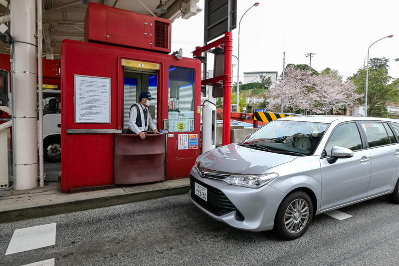 ETC対応レーンに進入