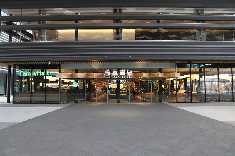 奈良 蔦屋書店は観光振興施設の1階と2階に出店