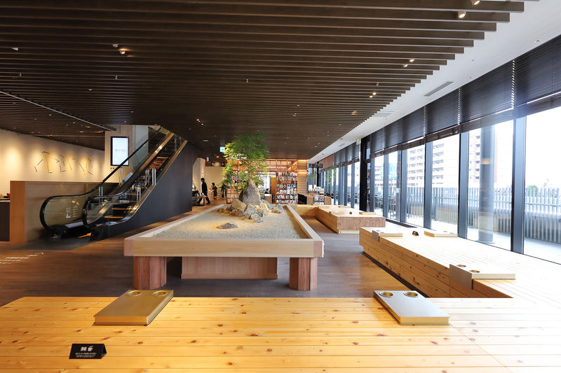 日本三大美林の一つ「吉野杉」は、節が少なく年輪も緻密で均等。木のぬくもりが感じられる